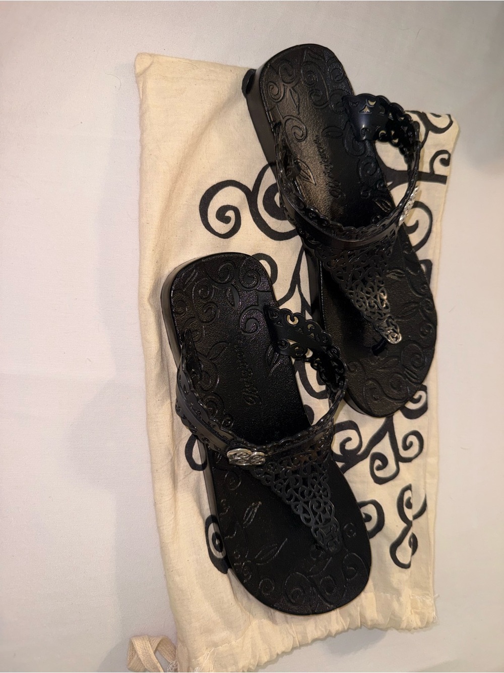 New Brighton Women's Black Thong Sandals — Comfortable Everyday Slip-Ons